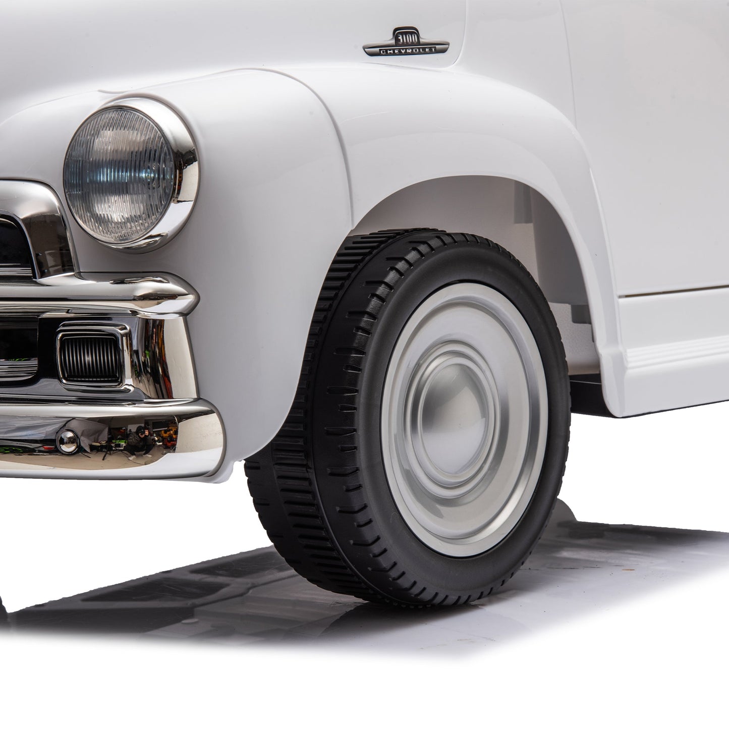 12V Kids Ride On truck car w/parents control, Licensed Chevrolet 3100 pickup,electric car for kid,Vintage modeling,3 speeds,LED Lights,Bluetooth,USB,High-power up to 4.35 km/h,age 3+