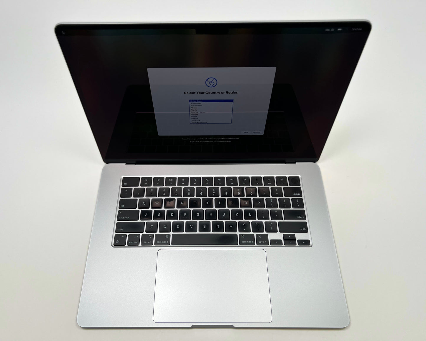 MacBook Air (2024) 15-inch – Apple M3 • 10-Core GPU – 8GB RAM 256GB SSD – 58 Cycles • 100% BH