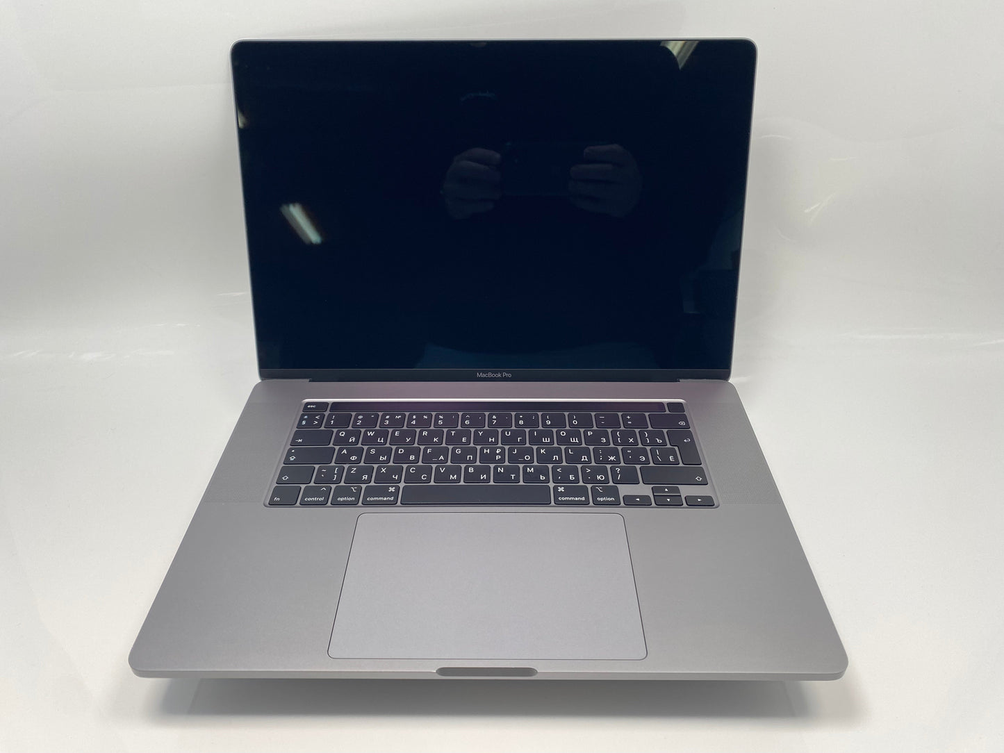 MacBook Pro (2019) 16-inch – Intel Core i7 2.6GHz • 5500M 8GB – 16GB RAM 512GB SSD – Russian Keyboard